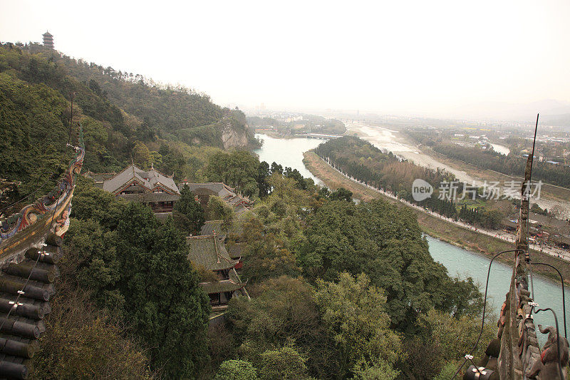 Min river and Dujiangyan (都江堰) irrigation system, Sichuan, China